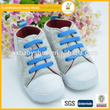 2015 heißer Verkauf neuer Produktporzellangroßverkauf canves rutschfeste kleine Babyschuhe